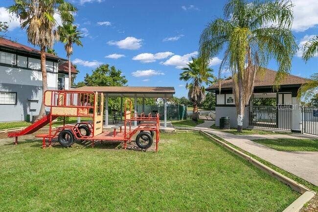 Building Photo - 3702 Palm Desert Ln
