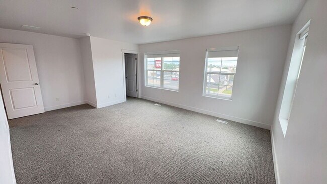 Building Photo - 3461 S State St