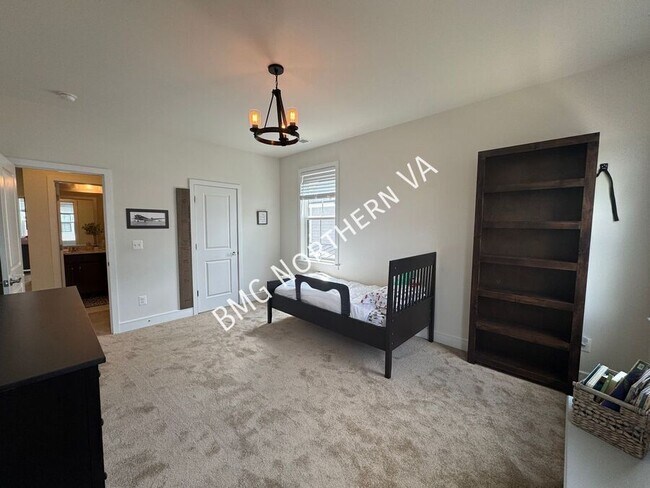 Building Photo - 25459 Byrnes Crossing Dr