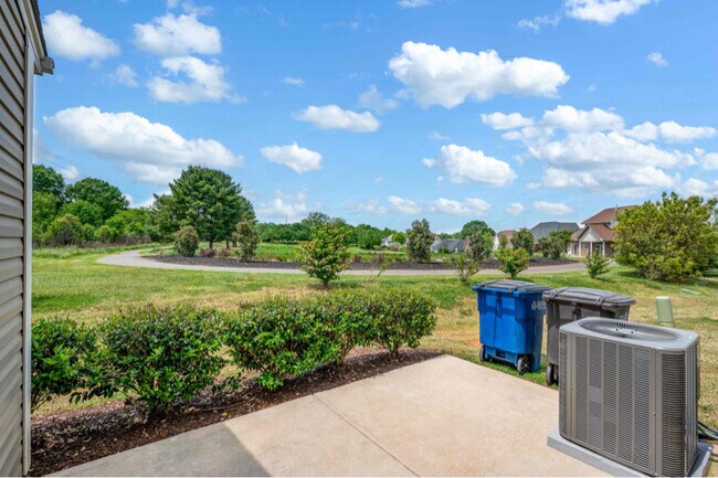 Building Photo - 112 Davenport Dr