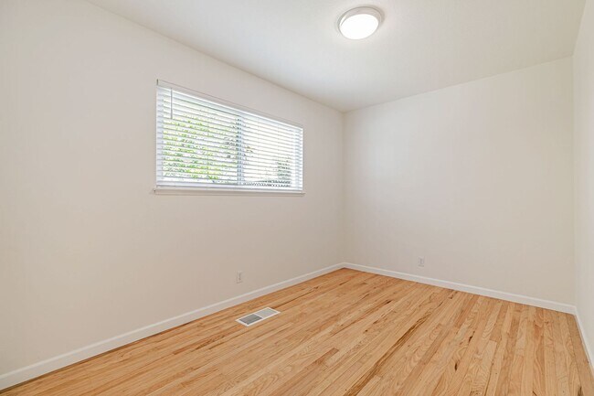 Building Photo - Cambrian Park Home Near Top Schools & Park...