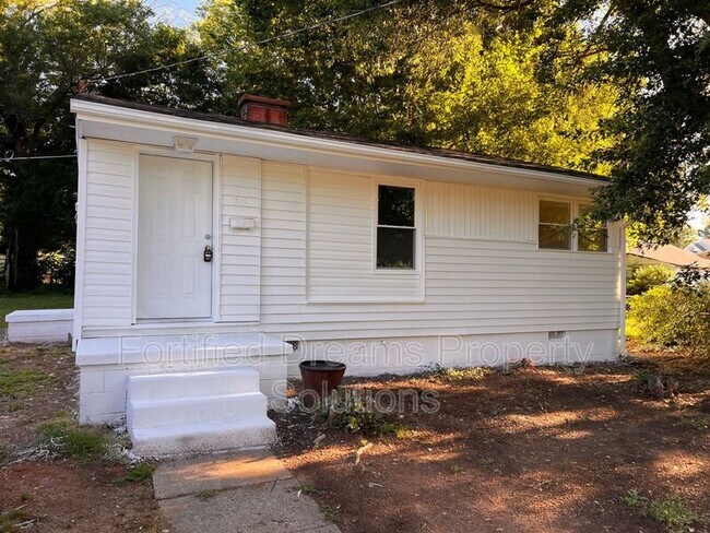 Building Photo - 315 Hartle St