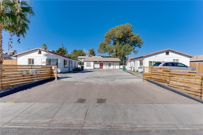 Building Photo - 309 N 16th St