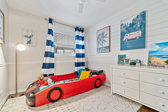 Building Photo - 9674 Dogwood Ave