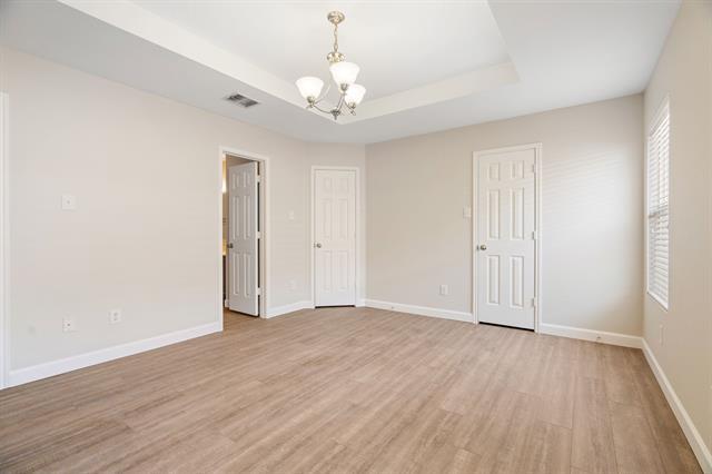 Building Photo - 1320 Lamar Ln