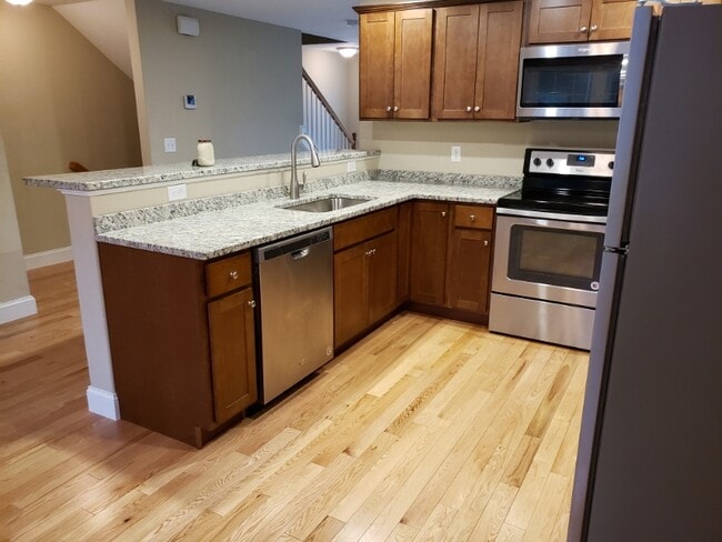 Building Photo - 10 Cardigan Ct