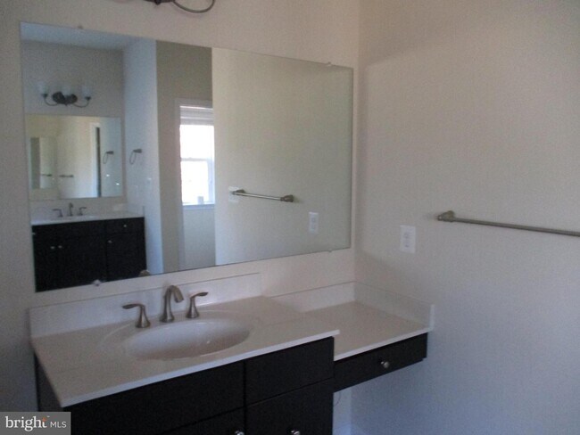 Building Photo - 7303A Hayfield Rd