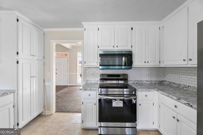 Building Photo - 7988 Westlake Dr