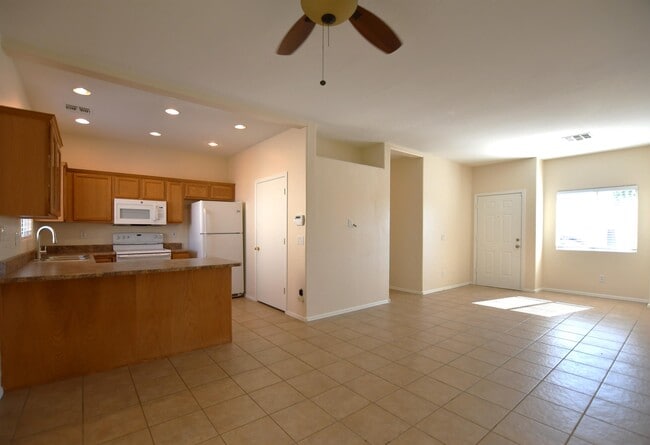 Building Photo - 2300 E Magma Rd