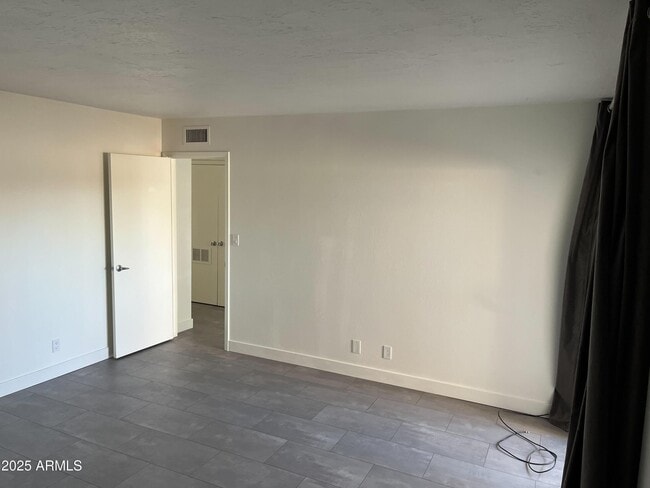 Building Photo - 3713 E Glenrosa Ave