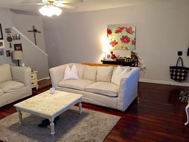 Building Photo - End Unit 3 Bedroom Townhouse