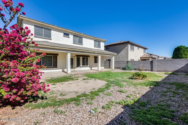 Building Photo - 17435 W Saguaro Ln