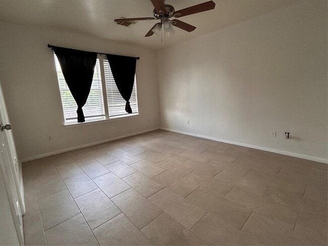 Building Photo - 6839 Larkstone St