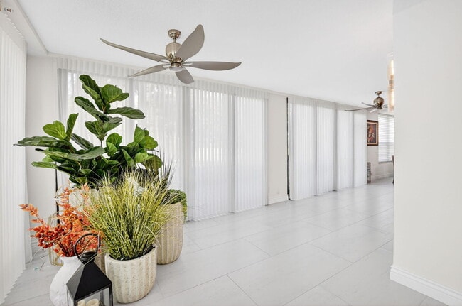 Building Photo - 7233 Promenade Dr