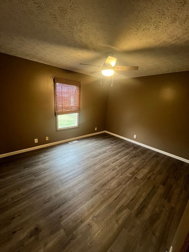 Building Photo - Charming 3-bedroom, 2-bathroom