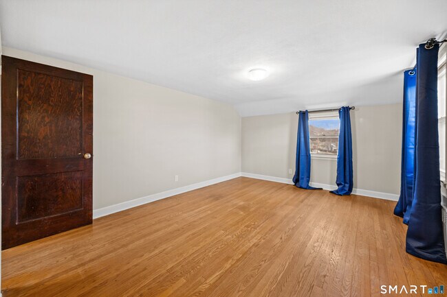 Building Photo - 335 Commonwealth Ave