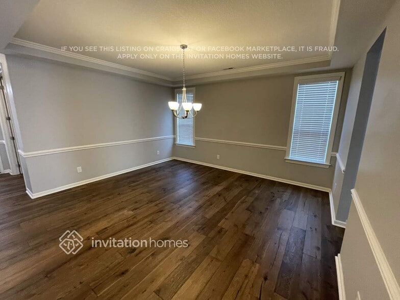 Building Photo - 10318 Blackstone Drive