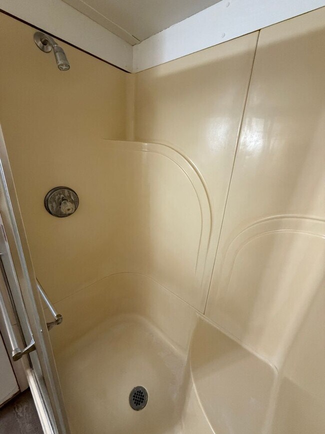 Building Photo - 3 Bed 2 Bath Updated Mobile Home with Fenced Yard and Storage Shed