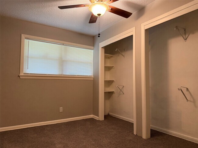Building Photo - 2603 Goldenrod St