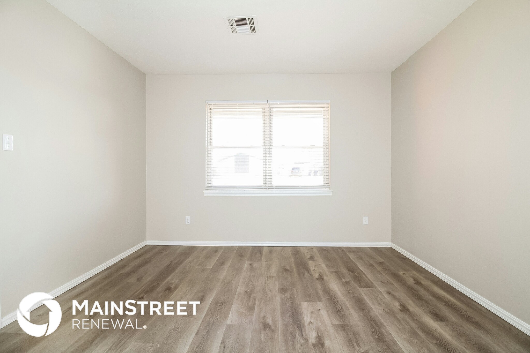 Building Photo - 10905 N Brauer Ave