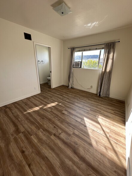 Building Photo - 1160 Chestnut St