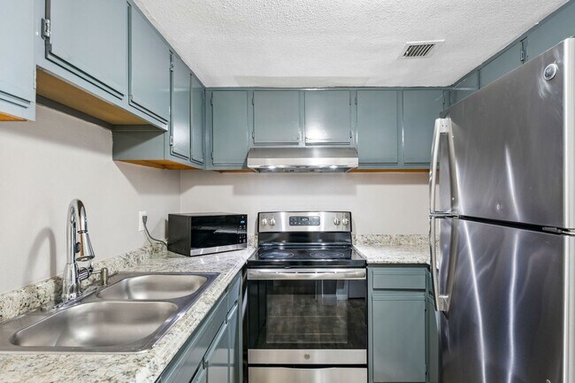 Building Photo - 4149 S Semoran Blvd