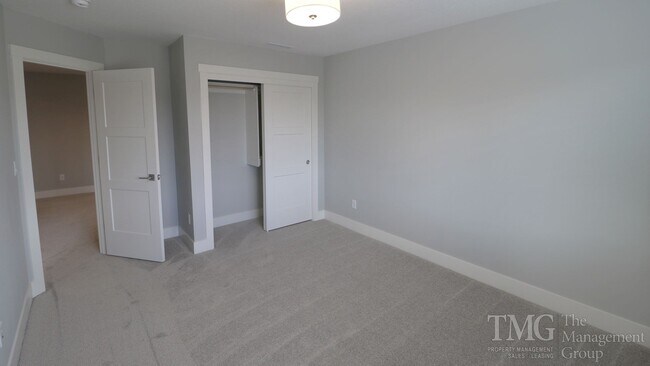 Building Photo - Beautiful 3BD Home in Orchards with Modern, Thoughtful Finishes & a Fenced Yard!