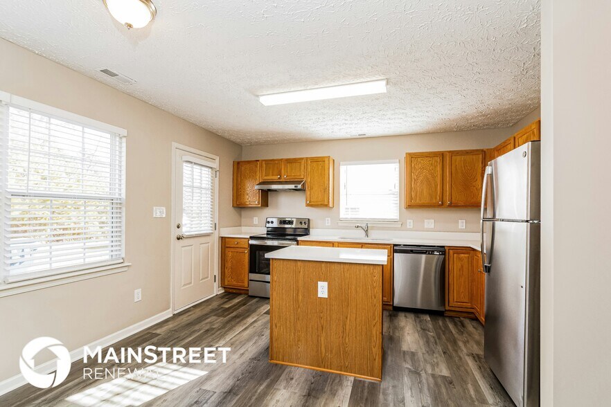 Building Photo - 2918 Forrestal Dr