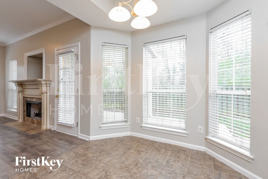 Building Photo - 3021 Bowron Rd