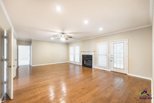 Building Photo - 127 Hudson Way