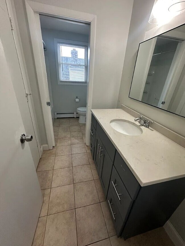 Building Photo - 15 Joy St