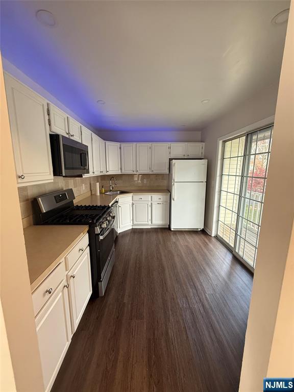 Building Photo - 686 Plum Terrace