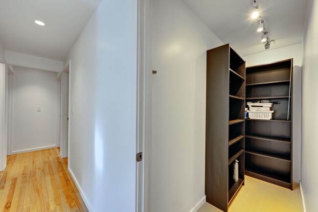 Building Photo - 439 Brien Dr SE