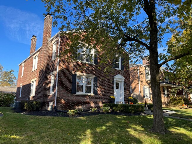 Building Photo - 913 Palmer Rd