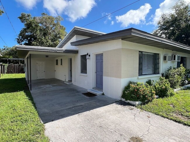 Building Photo - 2325 Belmar Dr
