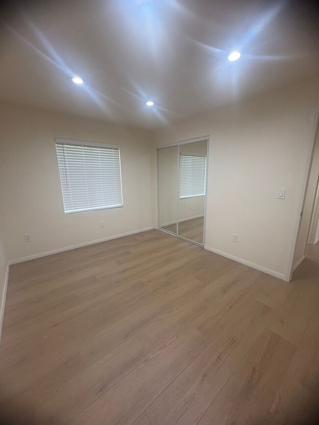 Building Photo - Oxnard - Single story, fully updated, two bedroom, one bath house!