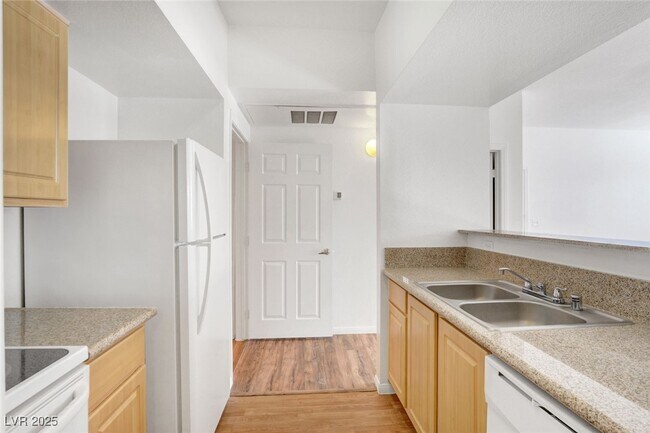 Building Photo - 6955 N Durango Dr
