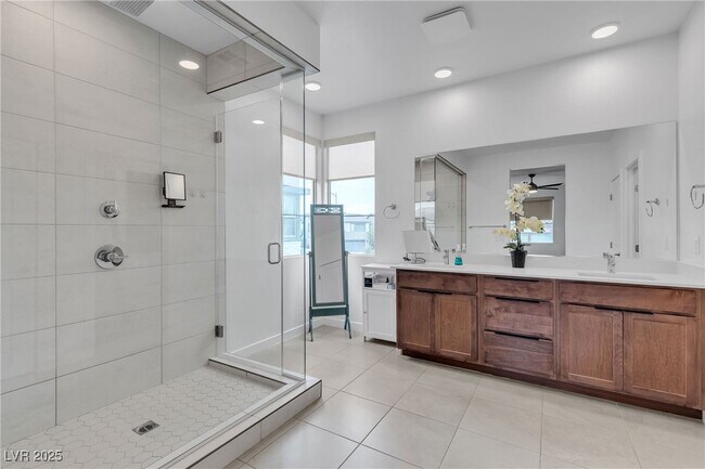 Building Photo - 1309 Azure Jay Ave