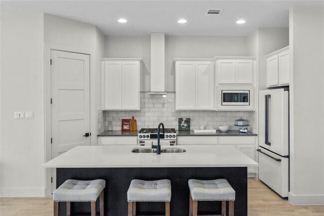 Building Photo - 1273 Summerbrooke Cir
