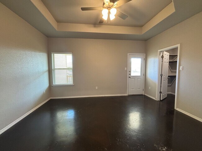 Building Photo - Luxury Duplex in Seguin with 3-bed, 2-bath...