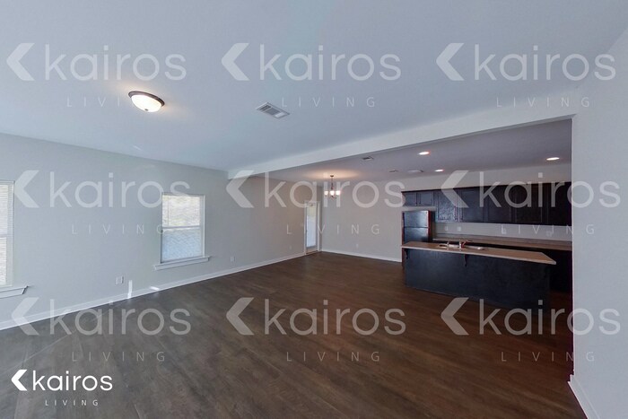 Building Photo - 8022 Shadesbrook Dr