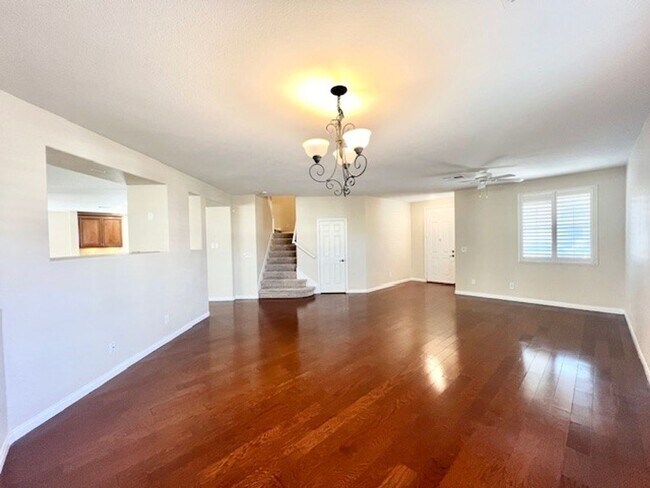 Building Photo - 18 Blue Valley Dr