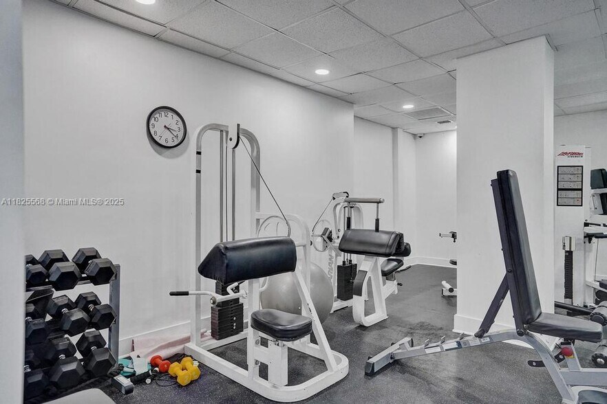 Building Photo - 6450 Collins Ave