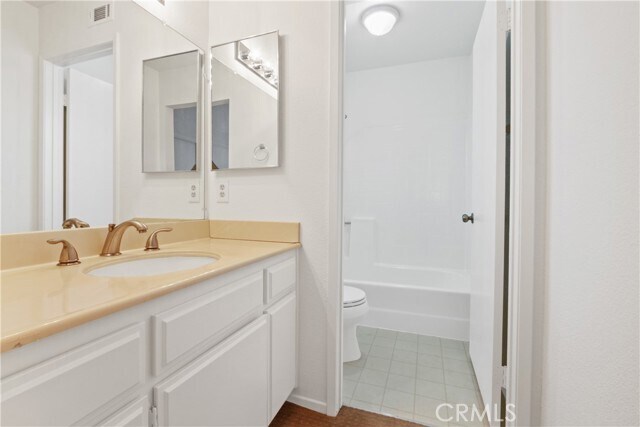 Building Photo - 53 Goldenrod