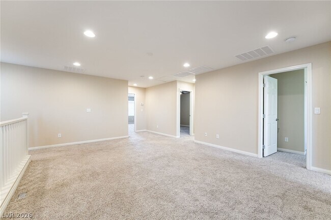 Building Photo - 121 Pictor Ave