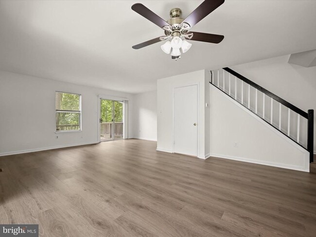 Building Photo - 9537 Clocktower Ln