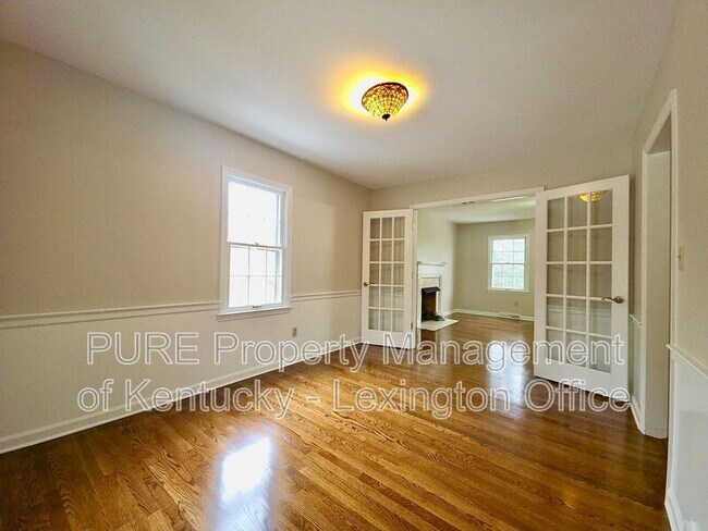 Building Photo - 3462 Lansdowne Dr