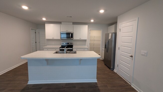 Building Photo - 163 Painted Lady Lp