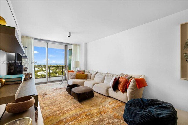Building Photo - 360 Ocean Dr
