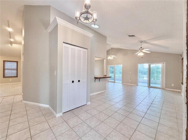 Building Photo - 2245 Springrain Dr